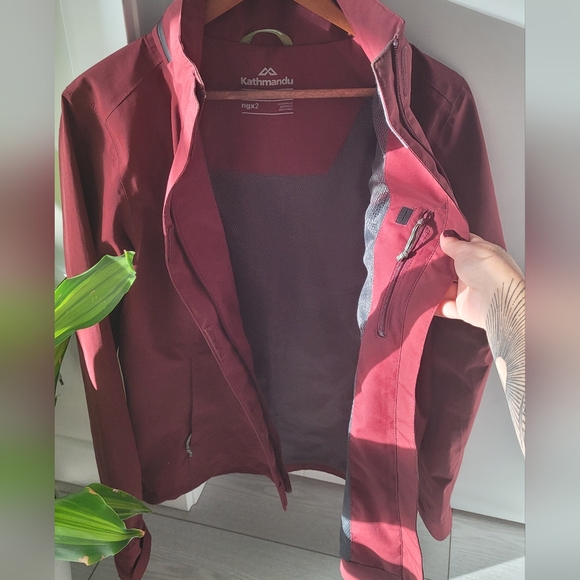 Kathmandu Rain Jacket - Picture 6 of 6